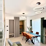 Aqua Vista Odyssey 8 Lux Cu Si Piscine *