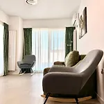 Aqua Vista Odyssey 8 Lux Cu Si Piscine