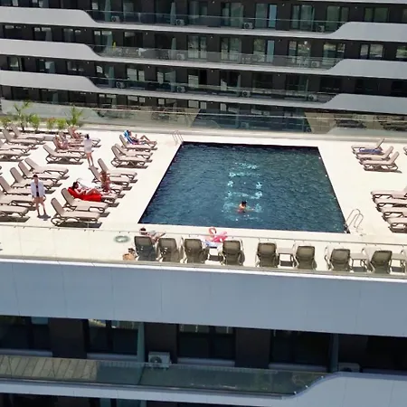 Aqua Vista Odyssey 8 Lux Cu Si Piscine *