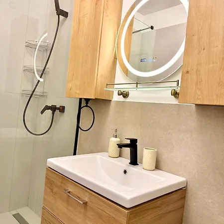 Apartment Aqua Vista Odyssey 8 Lux Cu Vedere Spa Si Piscine Năvodari
