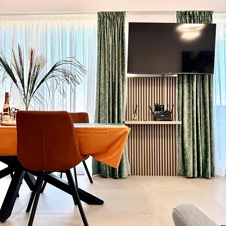 Aqua Vista Odyssey 8 Lux Cu Vedere Spa Si Piscine * Năvodari